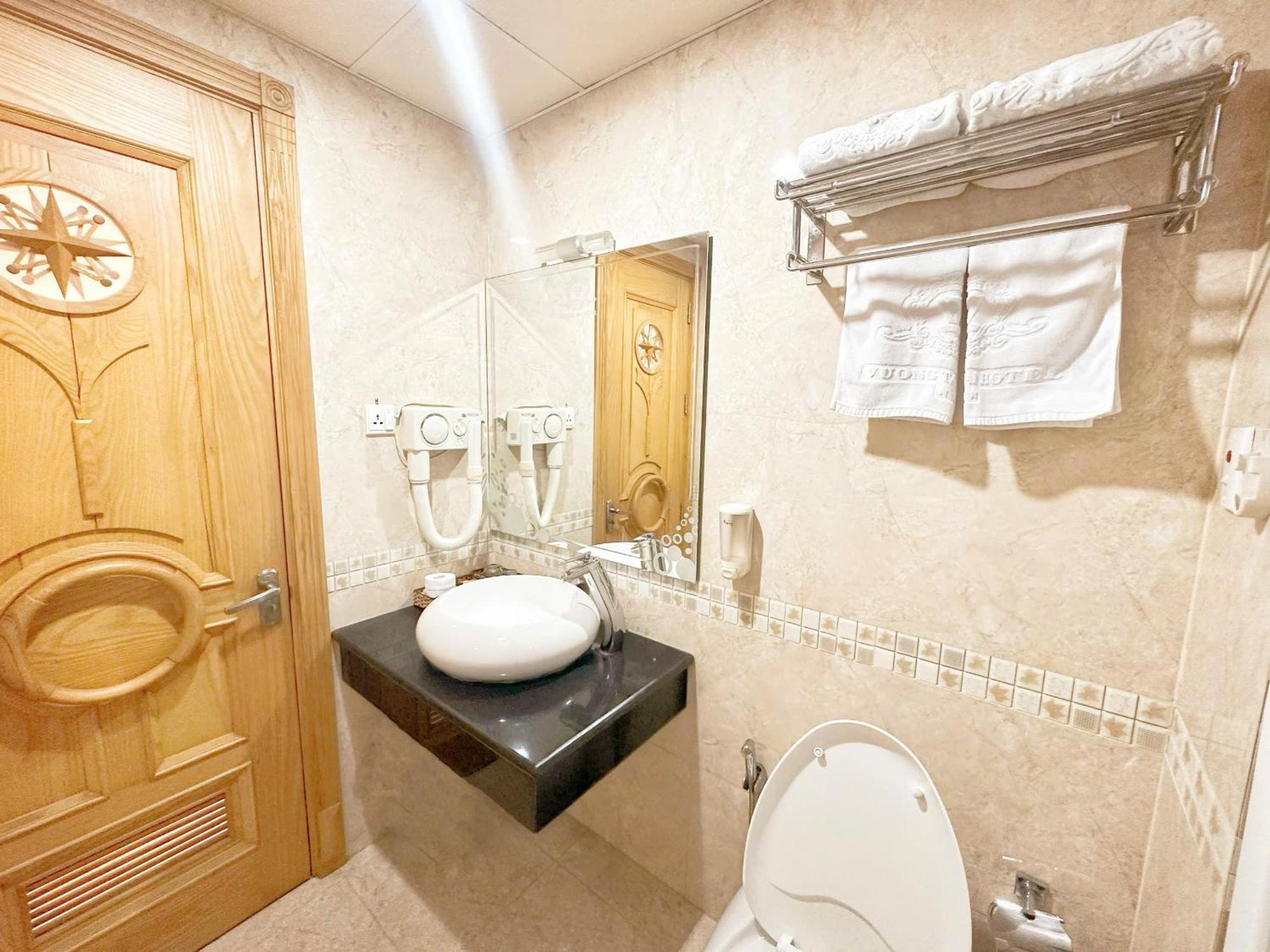 Vuong Tai Hotel Хошимин Экстерьер фото